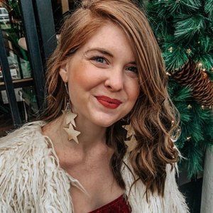 Kollectin Star Dangle Earrings in Gold